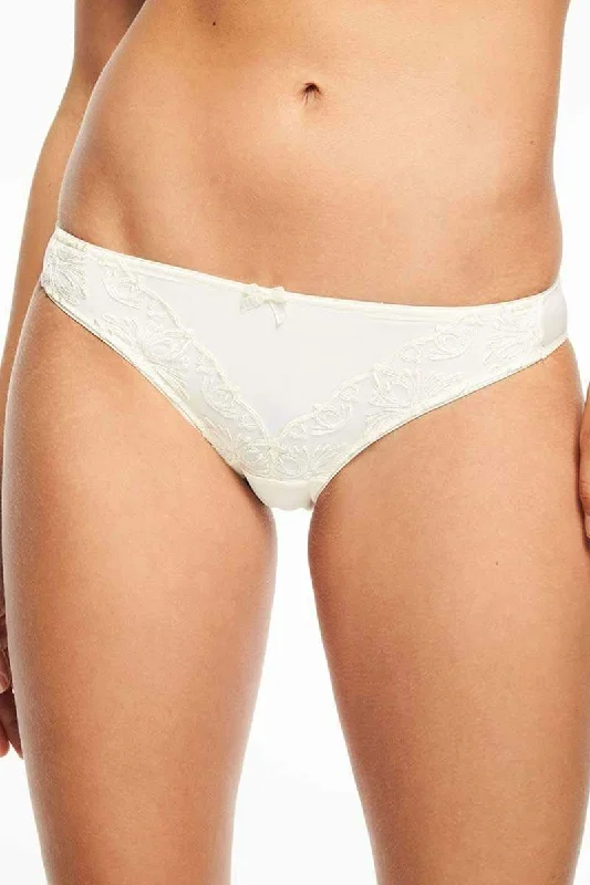 seamless underwear for women with a tummy control featureChantelle Champs-Elysées Brief